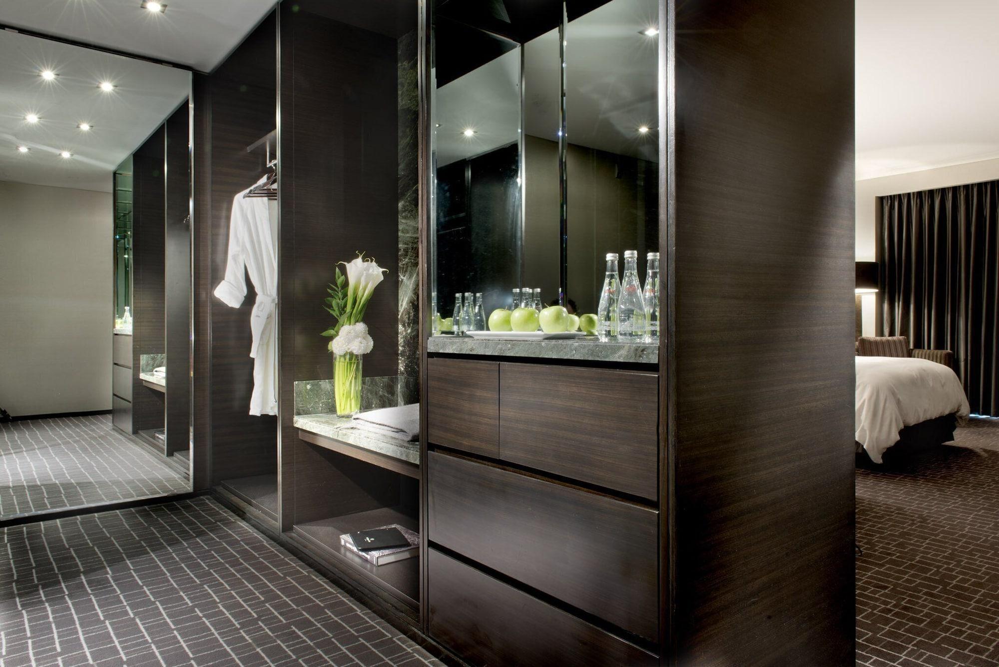 The Hazelton Hotel Торонто Экстерьер фото